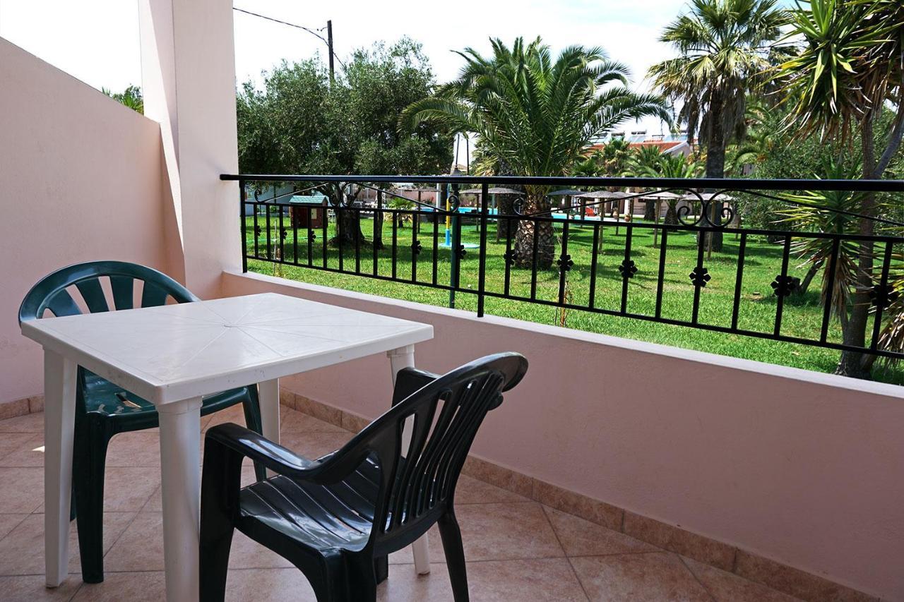 Elizabeth Aparthotel Roda  Exterior photo