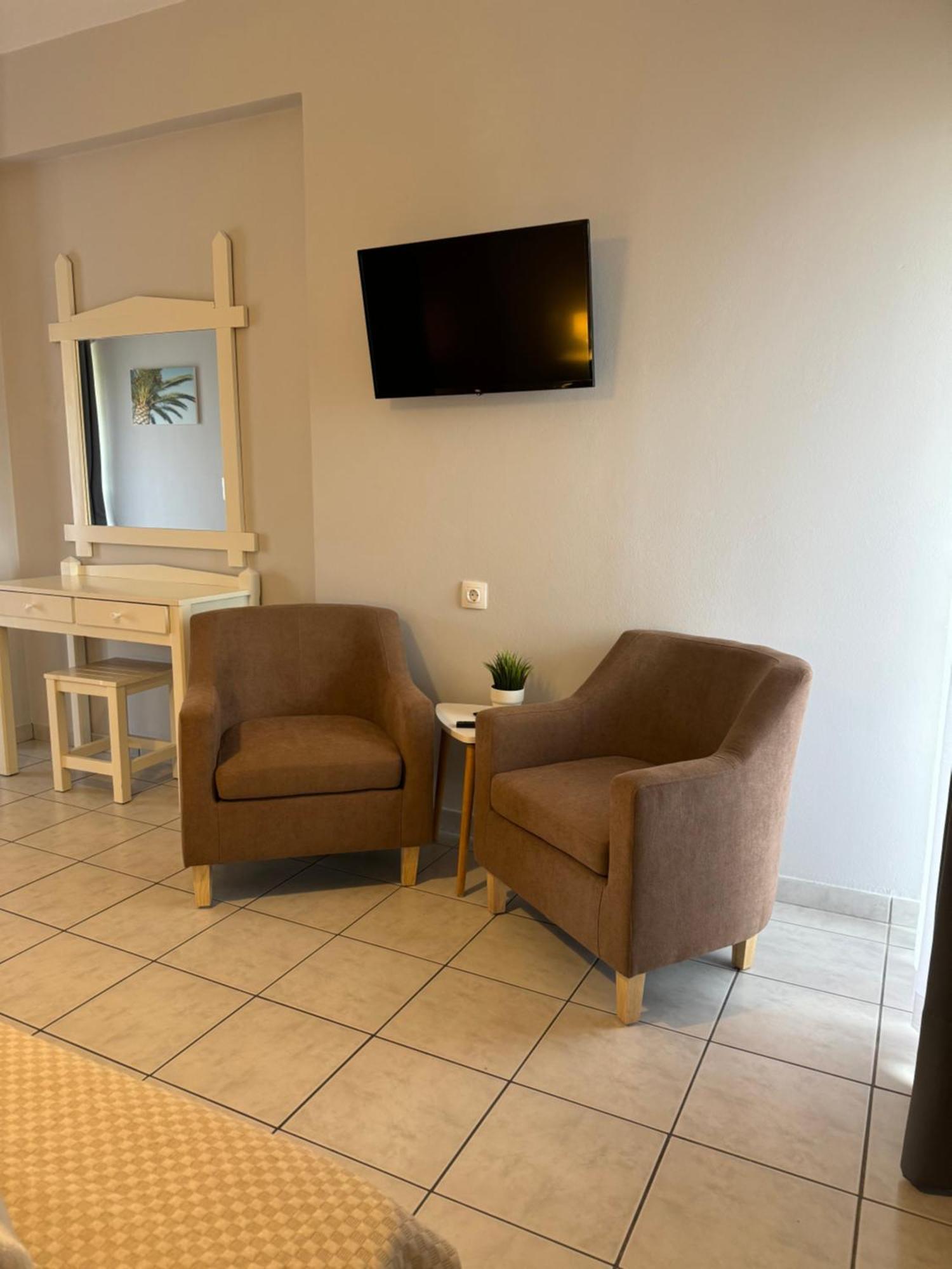 Elizabeth Aparthotel Roda  Exterior photo