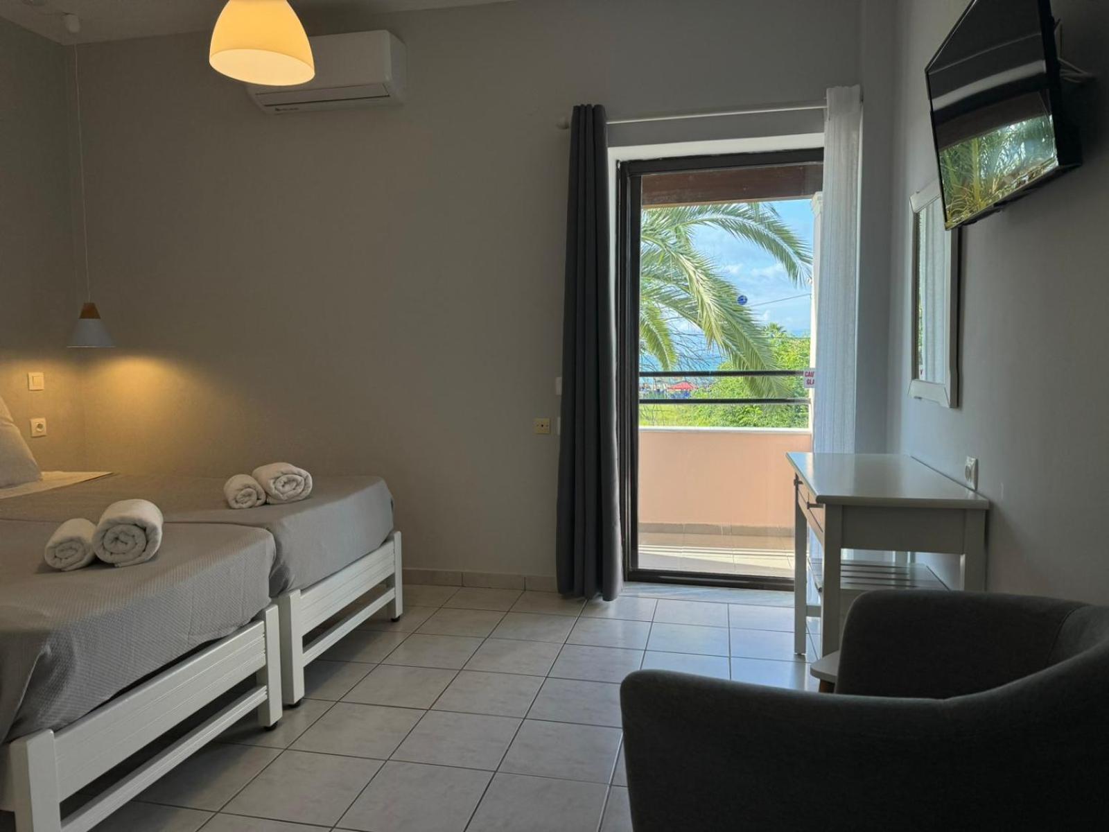 Elizabeth Aparthotel Roda  Exterior photo